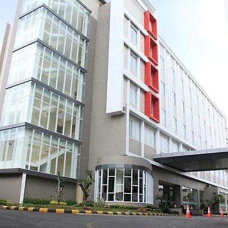 Horison Hotel Sukabumi Buitenkant foto