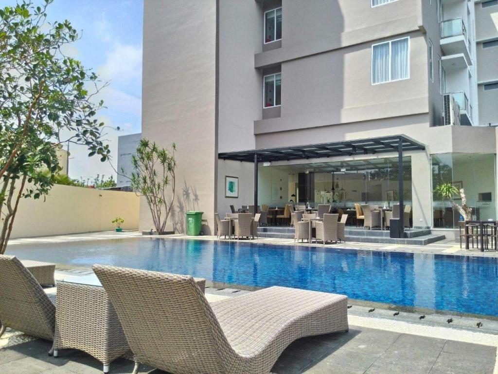Horison Hotel Sukabumi Buitenkant foto