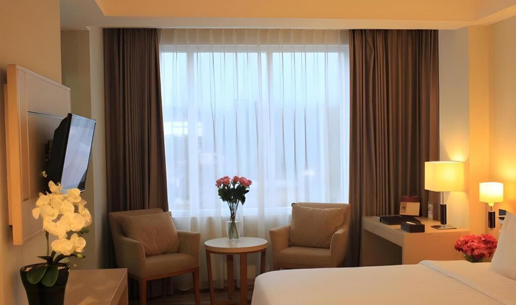 Horison Hotel Sukabumi Buitenkant foto