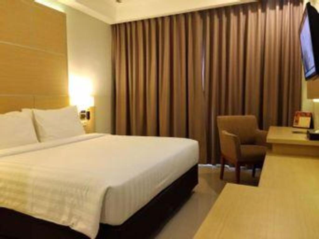Horison Hotel Sukabumi Buitenkant foto