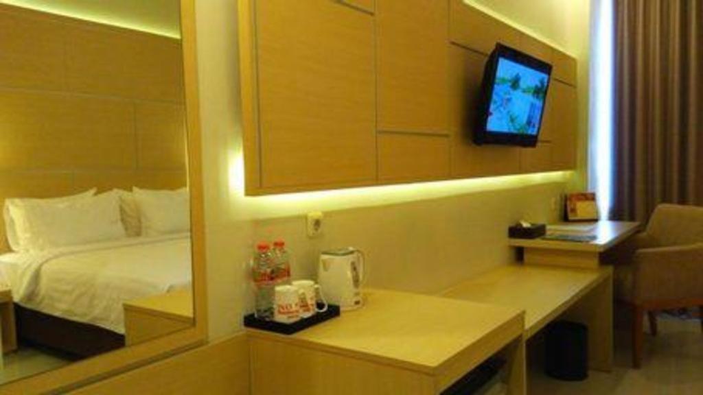 Horison Hotel Sukabumi Buitenkant foto