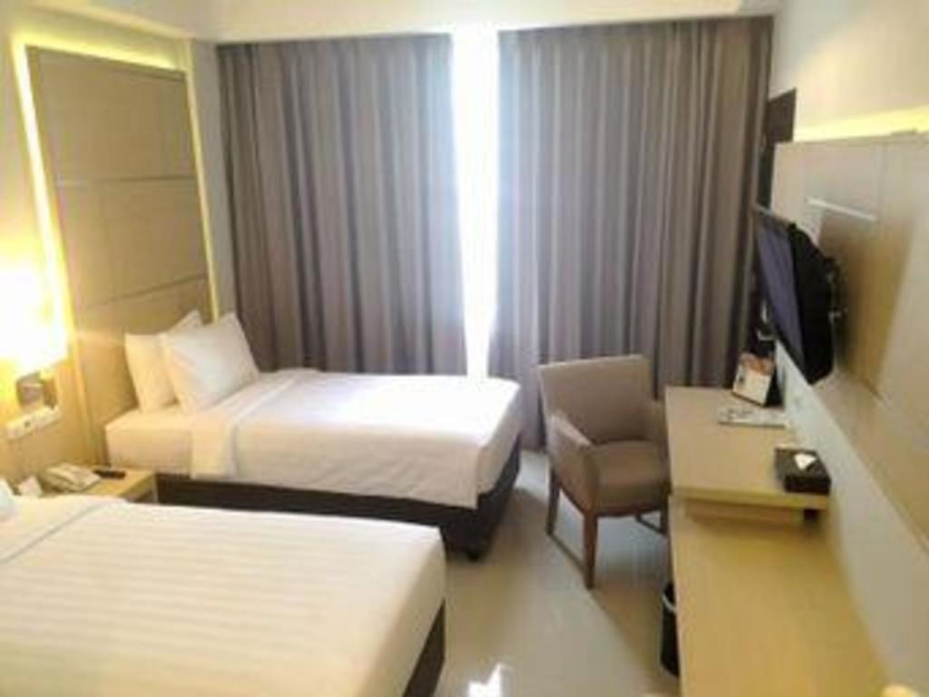 Horison Hotel Sukabumi Buitenkant foto