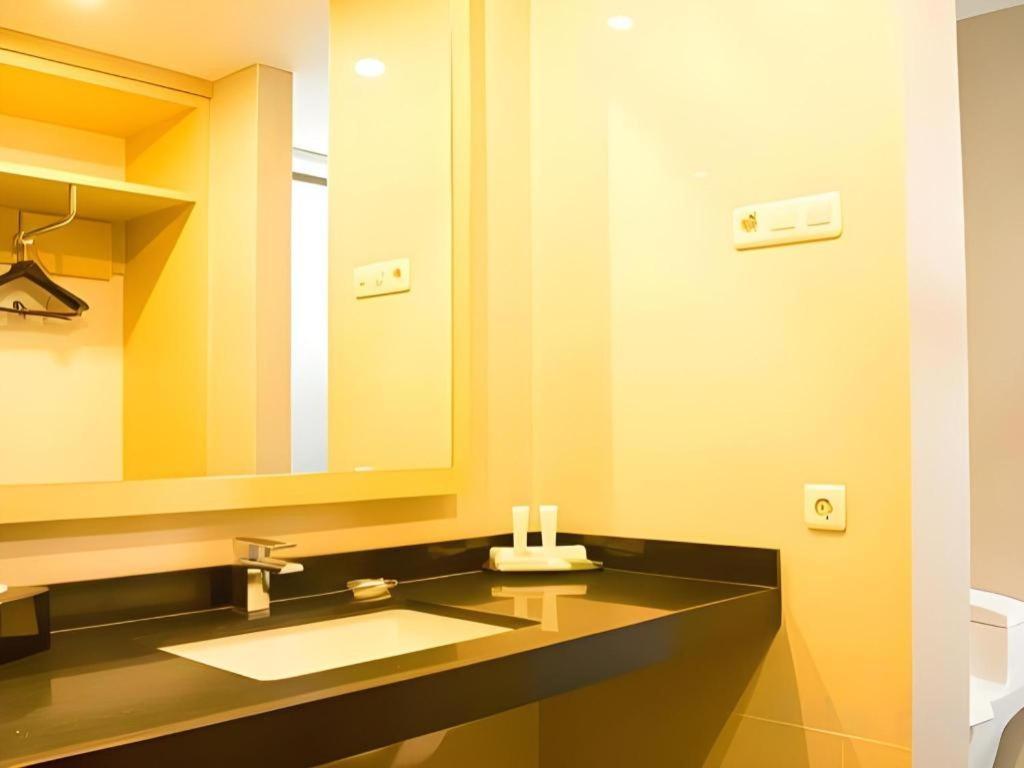 Horison Hotel Sukabumi Buitenkant foto