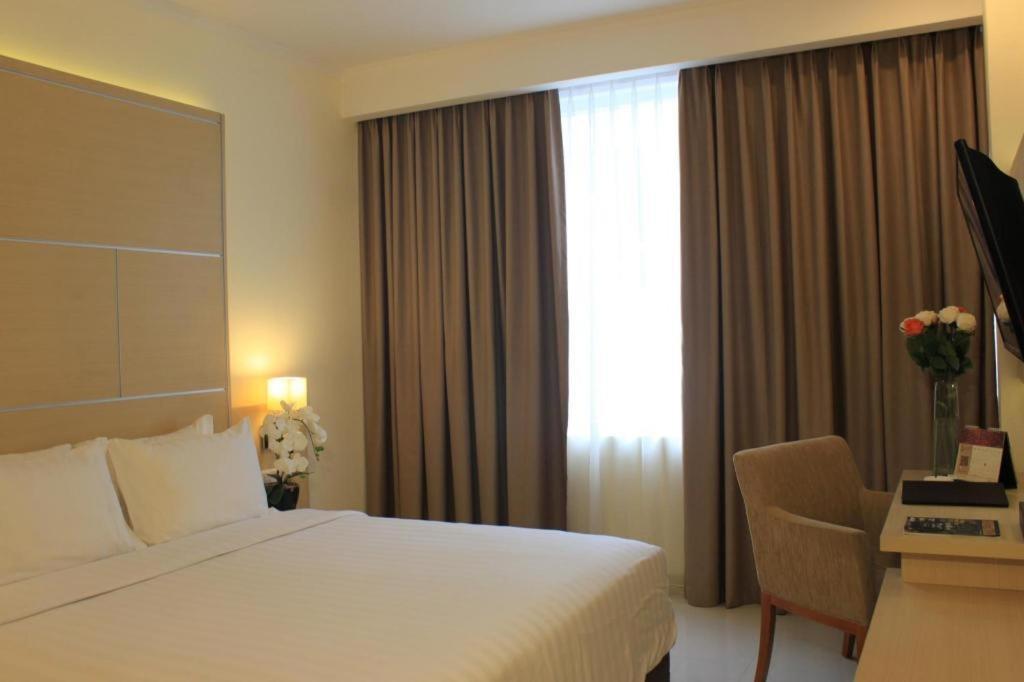 Horison Hotel Sukabumi Buitenkant foto