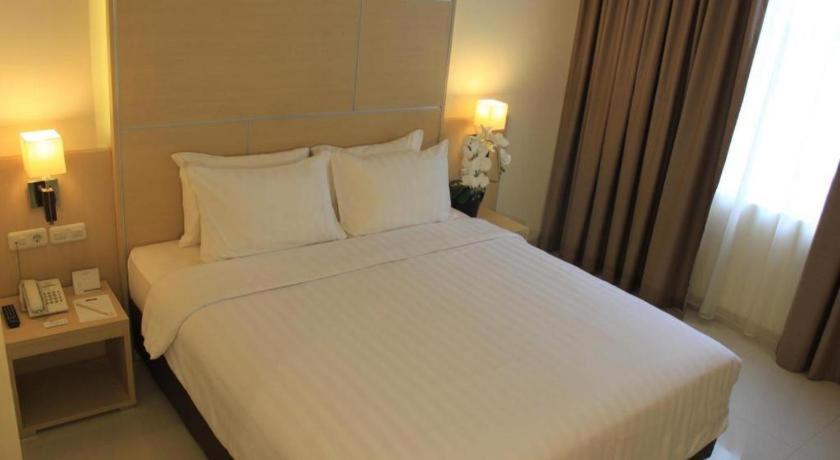 Horison Hotel Sukabumi Buitenkant foto
