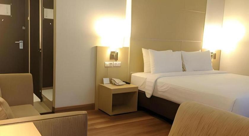 Horison Hotel Sukabumi Buitenkant foto