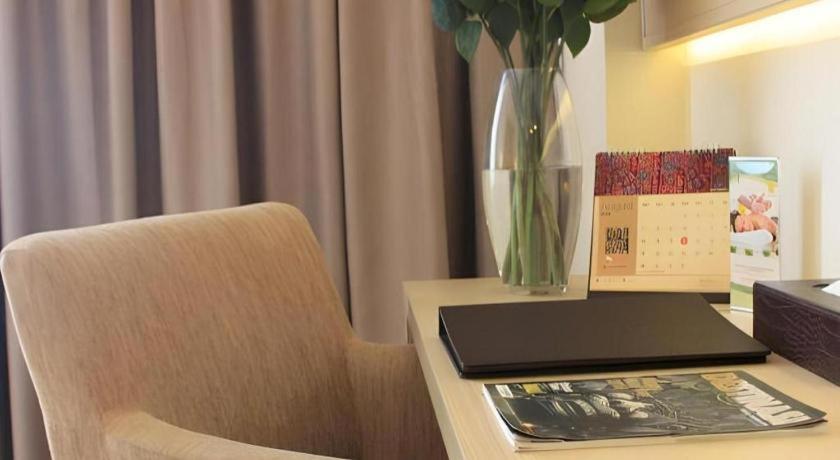 Horison Hotel Sukabumi Buitenkant foto