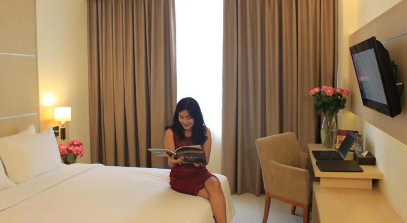 Horison Hotel Sukabumi Buitenkant foto