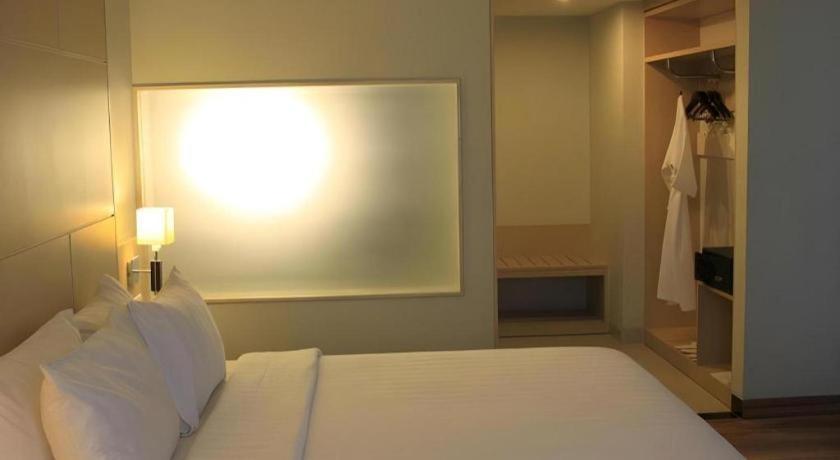 Horison Hotel Sukabumi Buitenkant foto