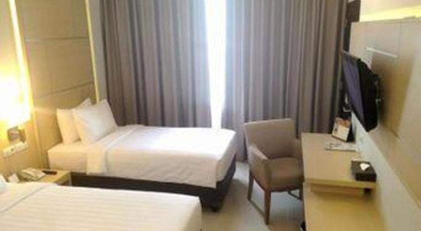 Horison Hotel Sukabumi Buitenkant foto