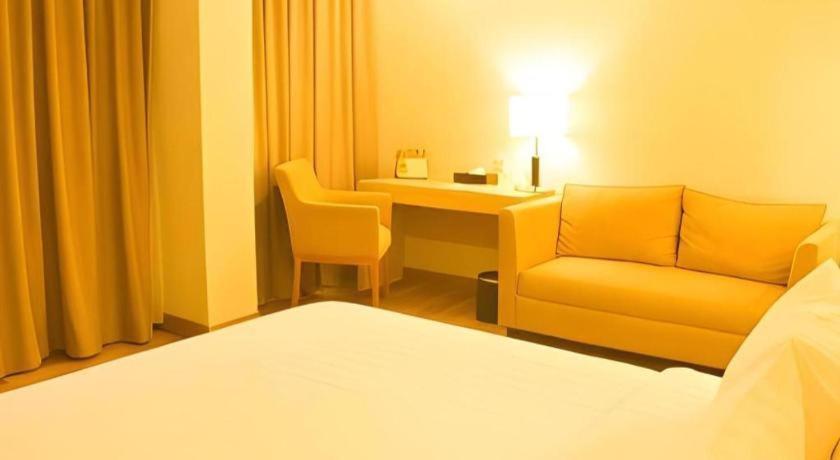 Horison Hotel Sukabumi Buitenkant foto