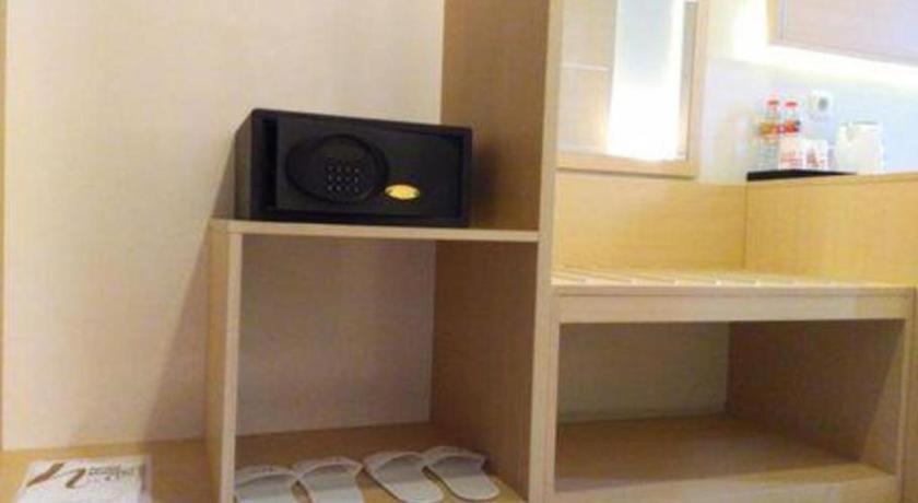 Horison Hotel Sukabumi Buitenkant foto