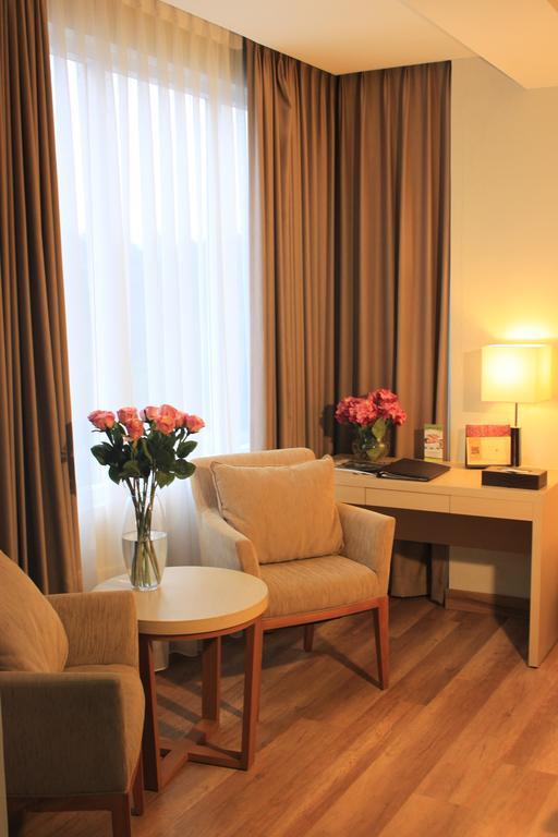 Horison Hotel Sukabumi Buitenkant foto